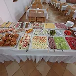 Tasarz Osrodek Wczasowy B&B 레왈