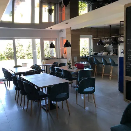 Tasarz Osrodek Wczasowy 3*