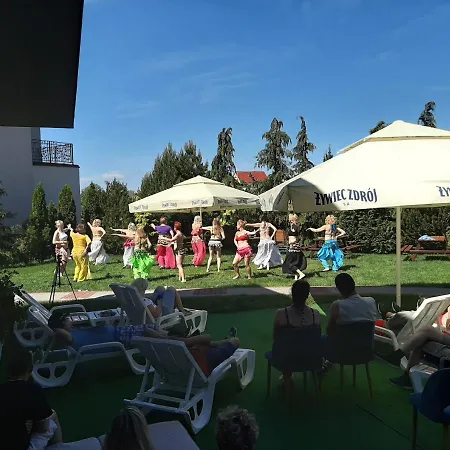 Tasarz Osrodek Wczasowy Alojamento de Acomodação e Pequeno-almoço Rewal