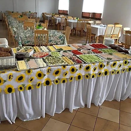 Tasarz Osrodek Wczasowy Bed & Breakfast 3*
