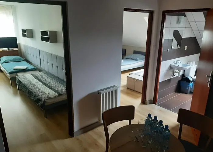 Tasarz Osrodek Wczasowy B&B 레왈