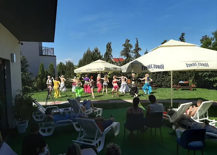 Tasarz Osrodek Wczasowy B&B 레왈