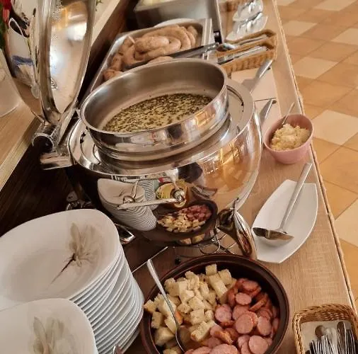 Tasarz Osrodek Wczasowy B&B 레왈